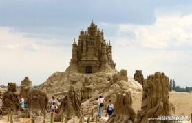 1234973145_sand_castles_8.jpg