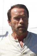 a-bearded-arnold-schwarzenegger-heads-off-to-grab-lunch-on-the-set-of-maggie-in-new-orleans-3.jpg