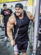 jay_cutler_golds_gym_workout_064.jpg