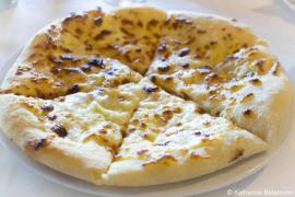 Megruli-khachapuri-858x572.jpg