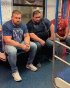 гифки-метро-толстяки-Кирилл-Сарычев-5438376.gif