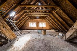 attic-2416396_960_720.jpg