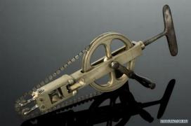 old_surgical_tools_17.jpg