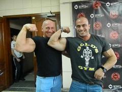 Локтионов Валерий и Мистер Флорида Джейсон Сагмак,вес Джейсона 107кг,бицепс пятьдесят пять см.jpg