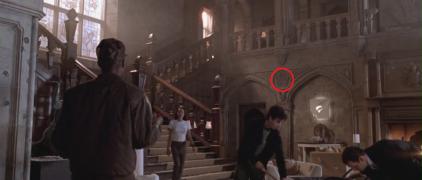 Lara.Croft.Tomb.Raider.2001.BDRip.Xvid.AC3.-HELLYWOOD(050914)14-17-26.JPG