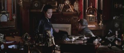 Lara.Croft.Tomb.Raider.2001.BDRip.Xvid.AC3.-HELLYWOOD(031144)14-01-46.JPG