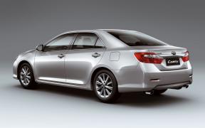Camry (3) 1600x1000.jpg