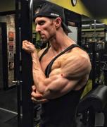 Cliff_Wilson_delts_DOMS_point.jpg