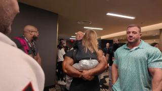 OLYMPIA 2024 _ Hunter Labrada _ Prejudging & Finals _ VLOG - YouTube - 25_42.jpg