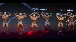 RESILIENCE _ MR OLYMPIA 2025 CHAMPION _ DEREK LUNSFORD _ DOCUMENTARY - YouTube - 20_38 (1).jpg