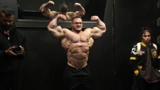 Offseason PUSH DAY _ Chest Delts Triceps _ Nick Walker - YouTube - 38_57.jpg
