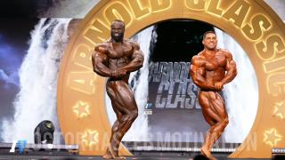 EPIC POSING BATTLE BETWEEN DEREK AND SAMSON DAUDA ARNOLD CLASSIC 2025 ???? - YouTube - 0_49.jpg