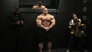 Offseason PUSH DAY _ Chest Delts Triceps _ Nick Walker - YouTube - 39_05.jpg