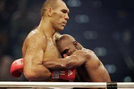 nikolai_valuev_evander_holyfield01.jpg