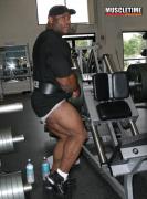 dexter_jackson_leg_workout_06.jpg