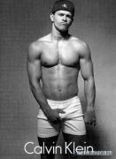 kinopoisk_ru_Mark_Wahlberg_33155.jpg