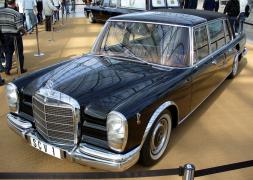 Mercedes-Benz_600_Pullmann_Landaulet_Papst_Paul_VI.JPG