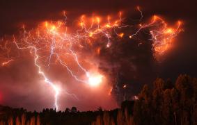 Puyehue Volcano - Lightning.jpg