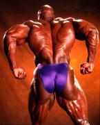 ronnie_coleman-xmas.jpg