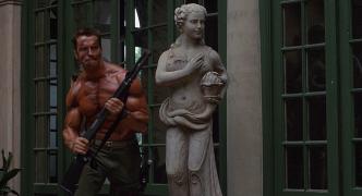 commando-arnold-statue.jpg