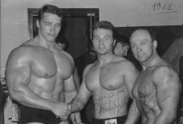 Arnold - 1968 Universe backstage.jpg