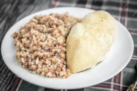 boiled-chicken-breast-buckwheat_176402-434.jpg