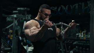 Chest, Delts & Arms — Off-Season Gains & Staying Locked In _ Nick Walker - YouTube - 31_21.jpg