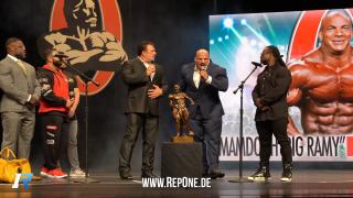 PRESS CONFERENCE - MR OLYMPIA 2021 (4K) - YouTube - 43_39.jpg