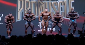 Ich gewinne die Italy Pro im Open Bodybuilding! - YouTube - 38_09.jpg